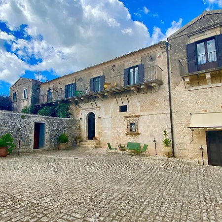 Flavia Casa Serrafiori